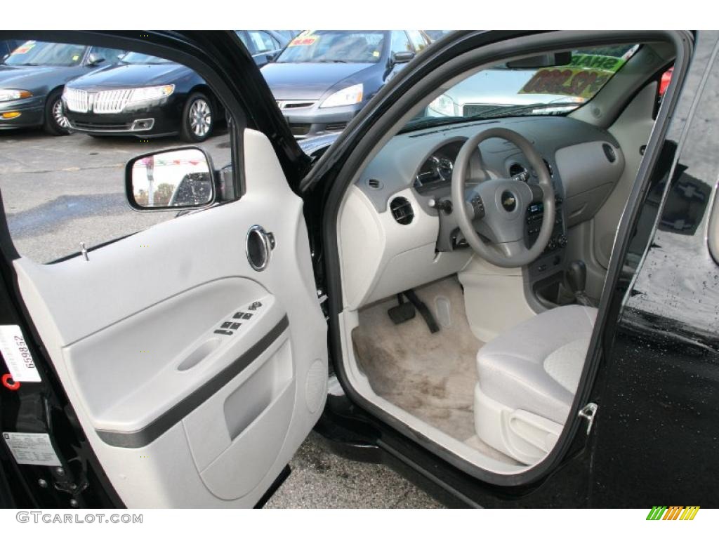 Gray Interior 2009 Chevrolet HHR LS Photo #39005322