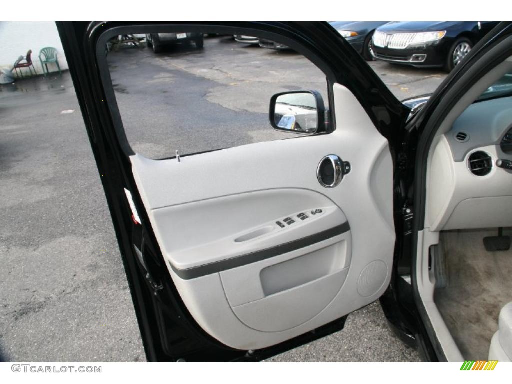 2009 Chevrolet HHR LS Gray Door Panel Photo #39005334