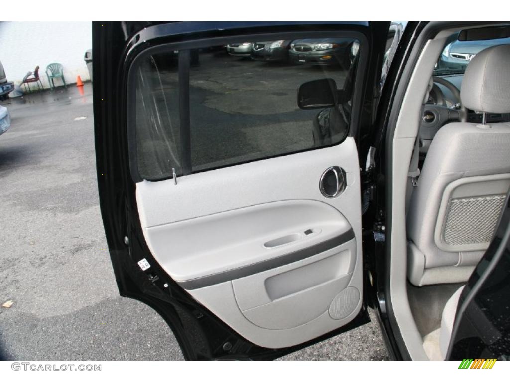 2009 Chevrolet HHR LS Gray Door Panel Photo #39005338