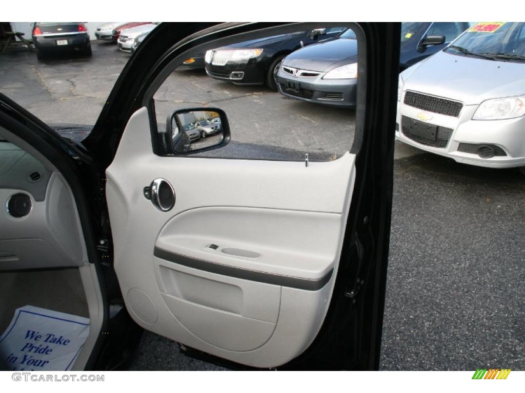 2009 Chevrolet HHR LS Gray Door Panel Photo #39005346