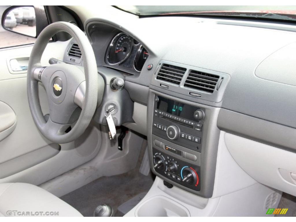 2007 Chevrolet Cobalt LS Sedan Controls Photo #39005442