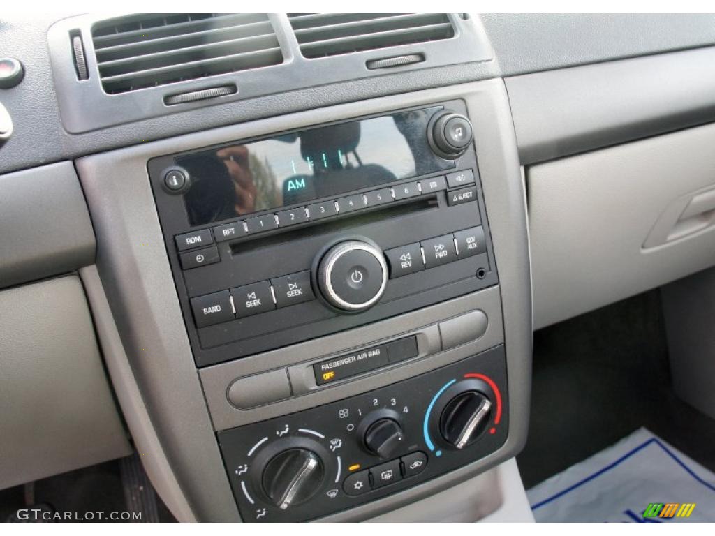 2007 Chevrolet Cobalt LS Sedan Controls Photo #39005462