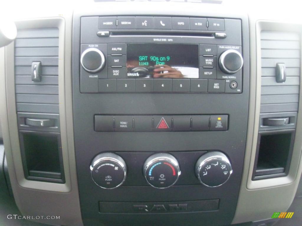 2011 Dodge Ram 2500 HD ST Regular Cab 4x4 Controls Photo #39007099