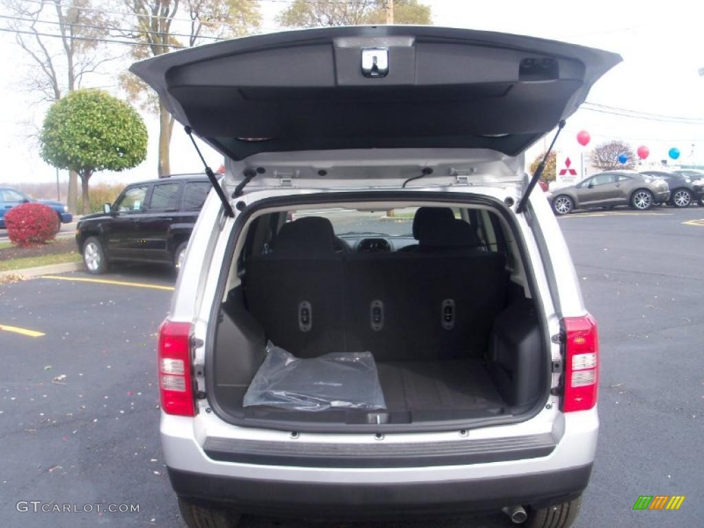2011 Jeep Patriot Latitude Trunk Photo #39007683