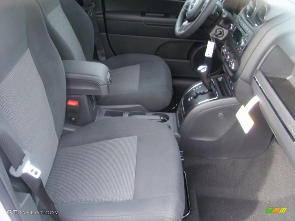 Dark Slate Gray Interior 2011 Jeep Patriot Latitude Photo #39007759