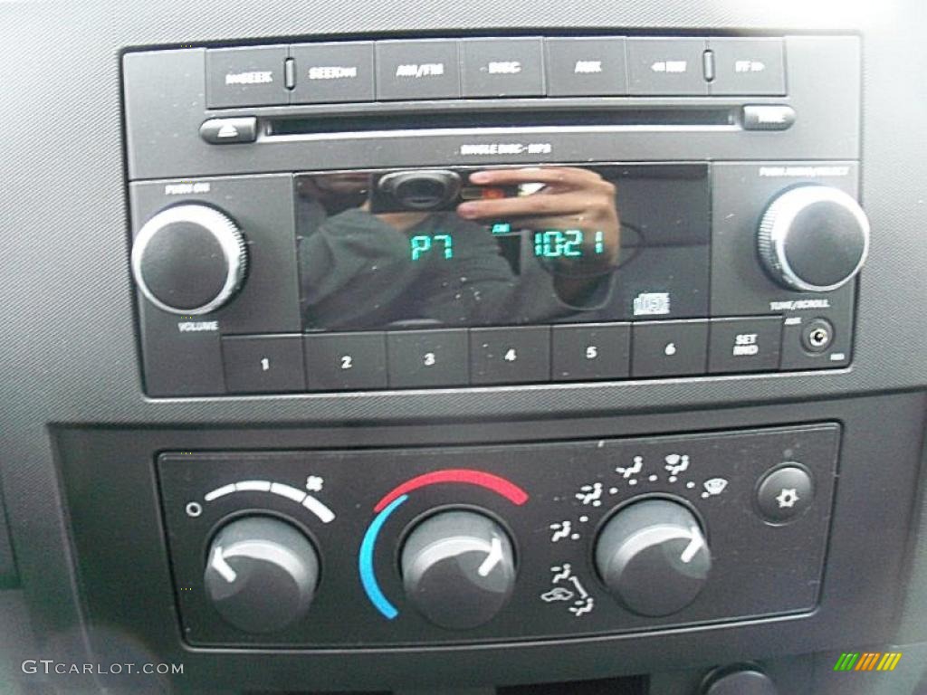 2011 Dodge Dakota Big Horn Extended Cab Controls Photo #39007843