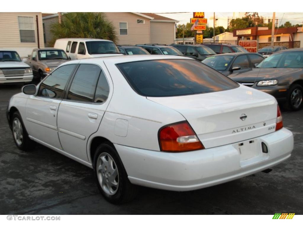 1998 Altima GXE - Cloud White / Tan photo #8