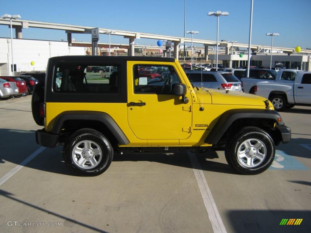 2011 Wrangler Sport 4x4 - Detonator Yellow / Black photo #6