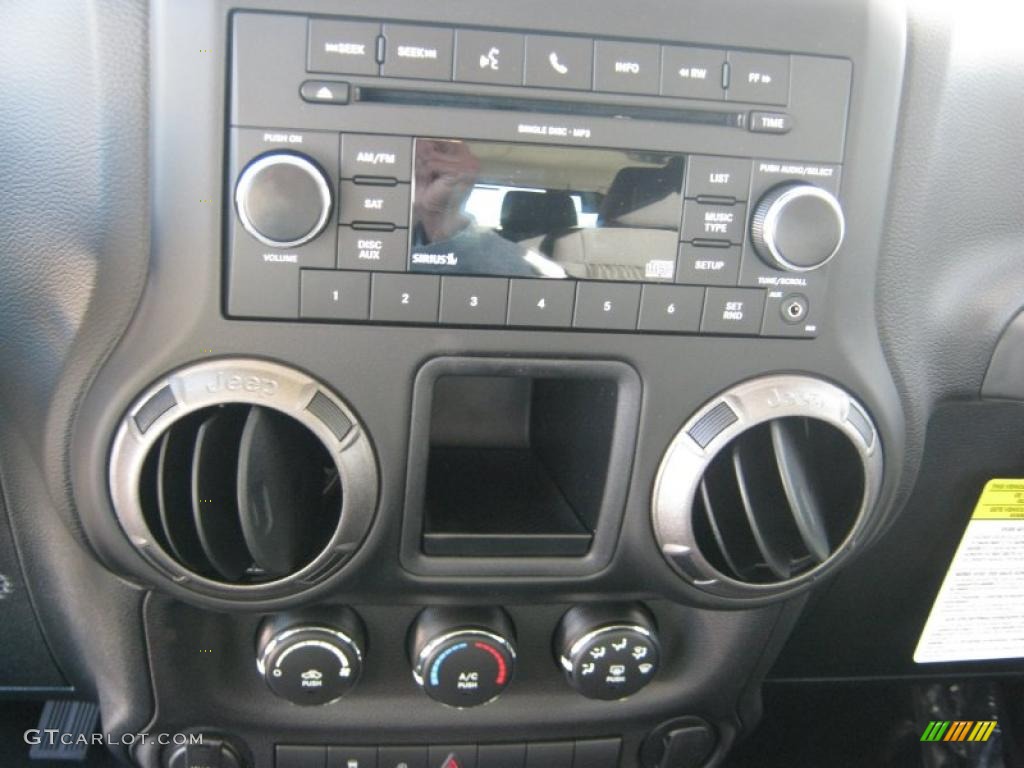 2011 Wrangler Sport 4x4 - Detonator Yellow / Black photo #9