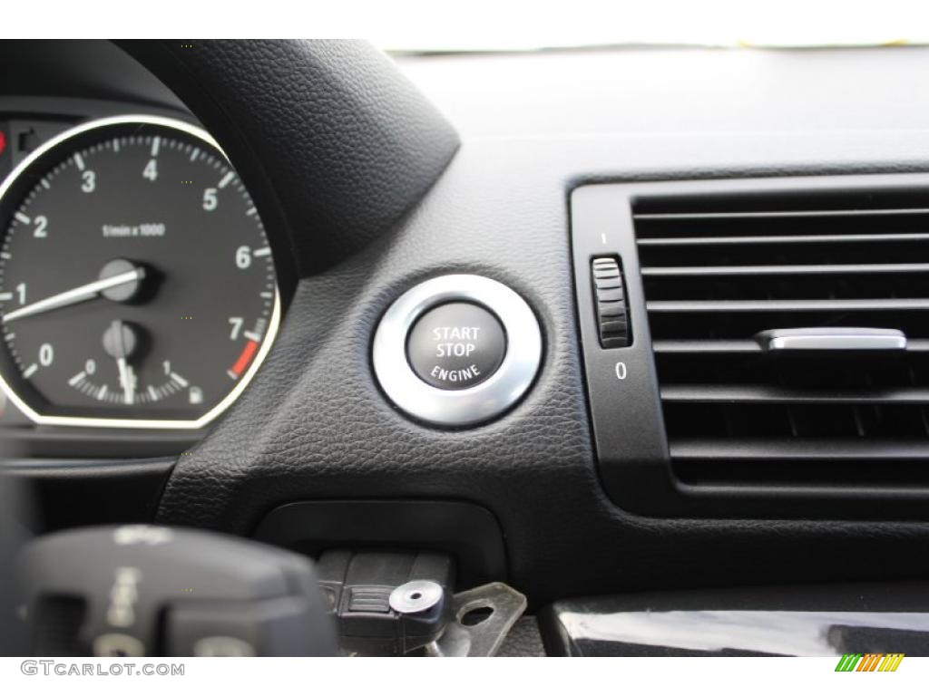 2009 BMW 1 Series 128i Coupe Controls Photo #39012491