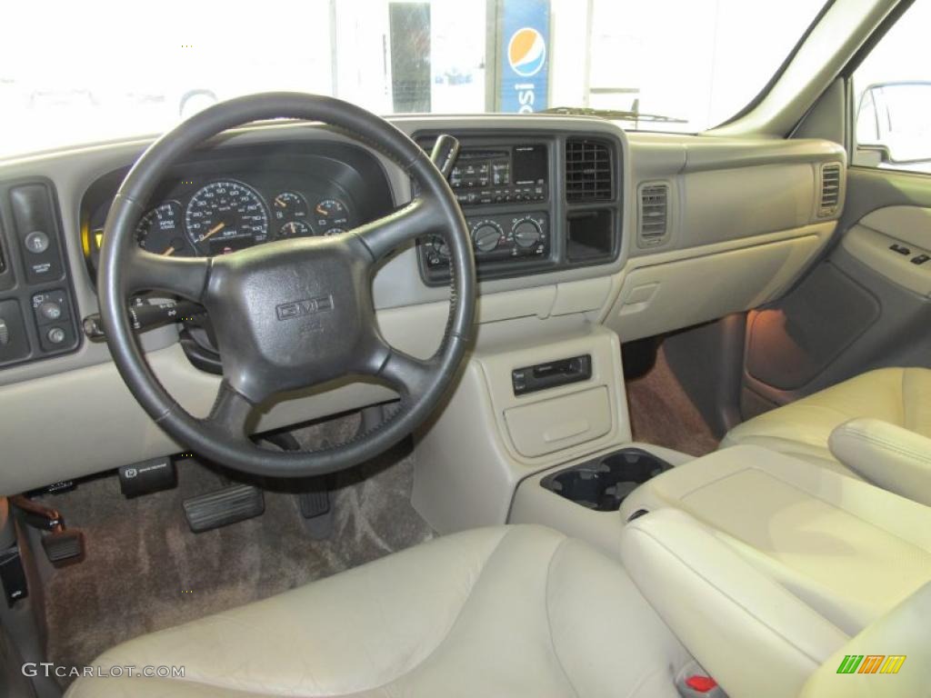 Neutral/Shale Interior 2002 GMC Yukon SLT Photo #39012907