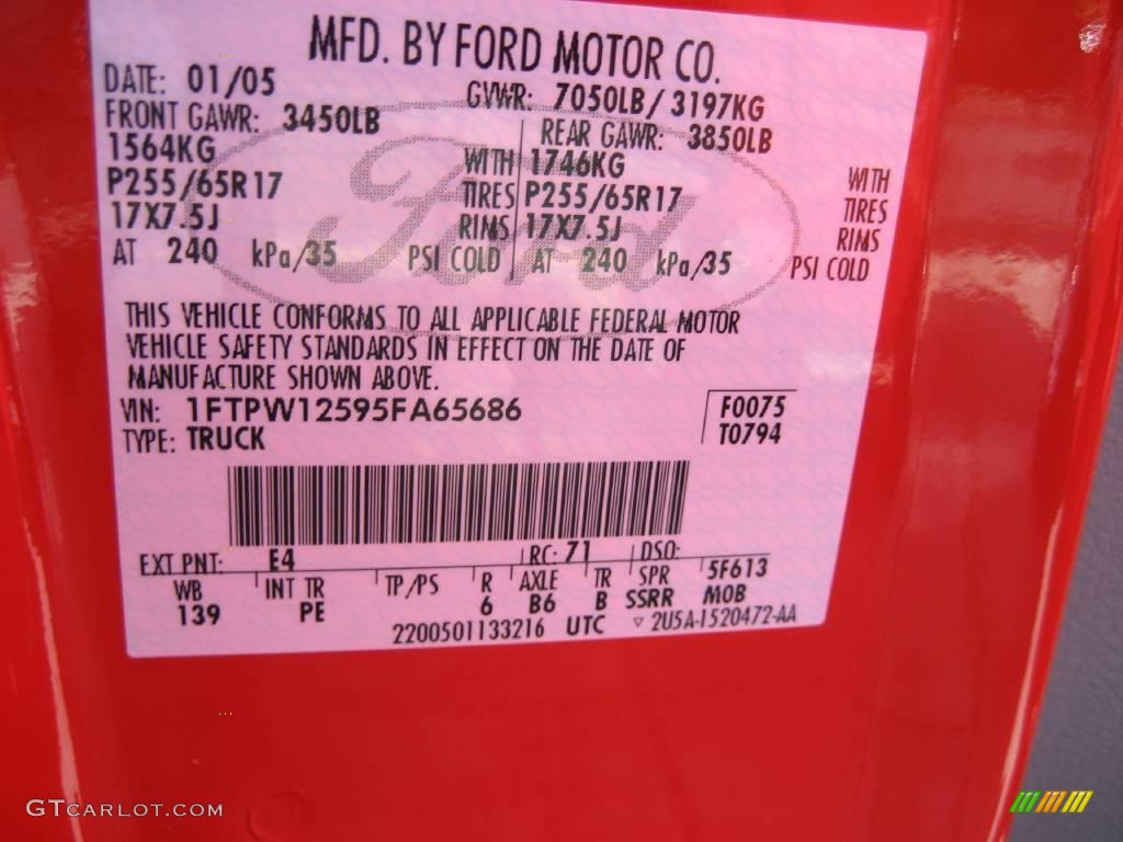 2005 F150 XLT SuperCrew - Bright Red / Medium Flint Grey photo #16