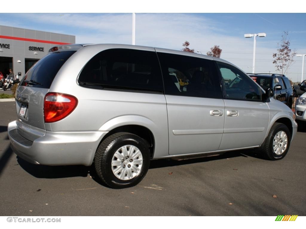 Bright Silver Metallic 2006 Chrysler Town & Country LX Exterior Photo #39016583