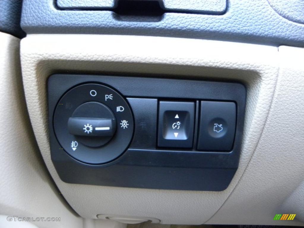 2011 Ford Fusion SEL V6 Controls Photo #39020567