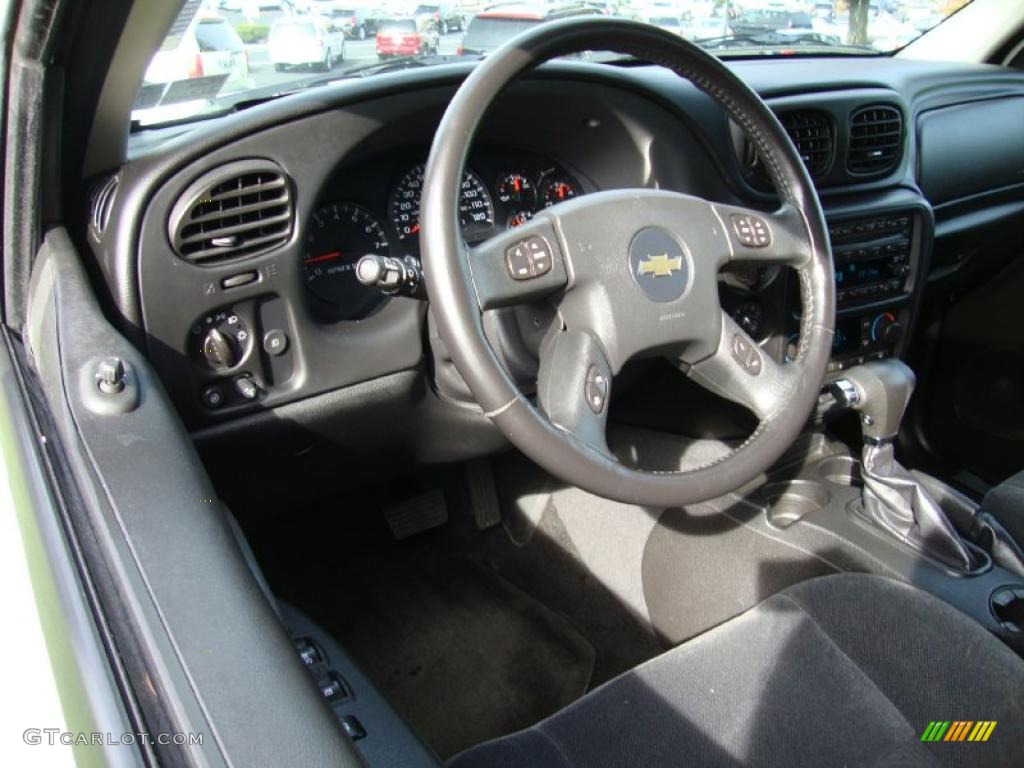 2007 Chevrolet TrailBlazer LT 4x4 Ebony Steering Wheel Photo #39020655