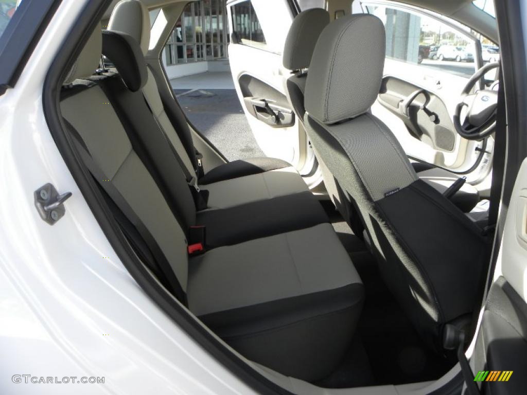 Light Stone/Charcoal Black Cloth Interior 2011 Ford Fiesta S Sedan Photo #39021155