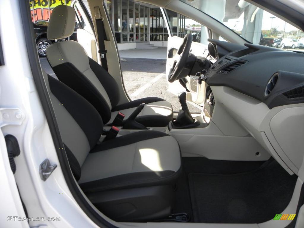 Light Stone/Charcoal Black Cloth Interior 2011 Ford Fiesta S Sedan Photo #39021163