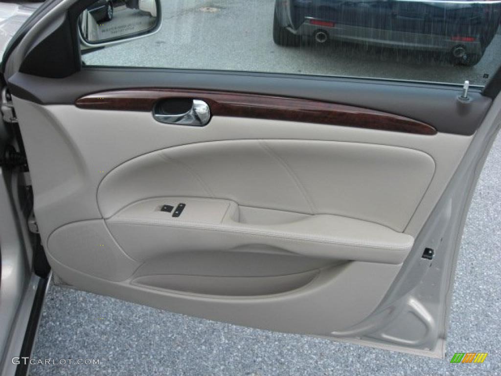 2008 Buick Lucerne CXL Cocoa/Shale Door Panel Photo #39022807