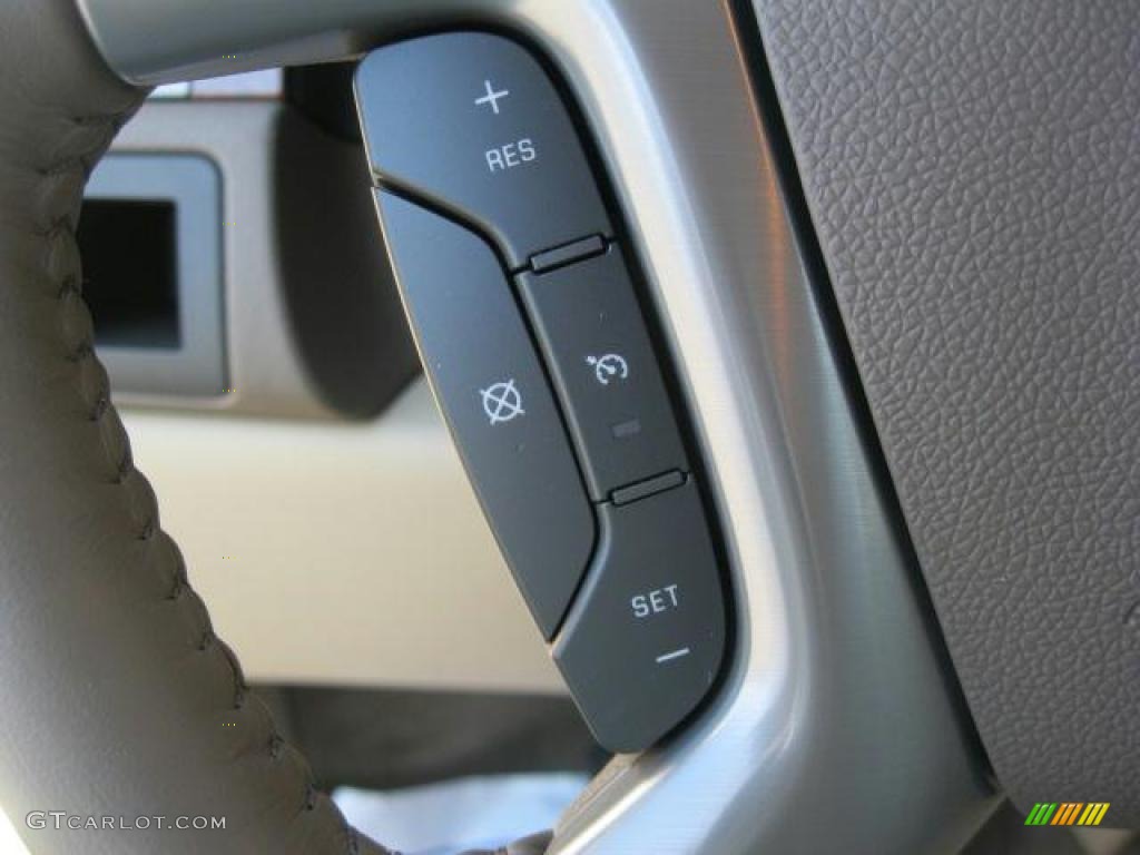 2011 Chevrolet Avalanche LT Controls Photo #39023215