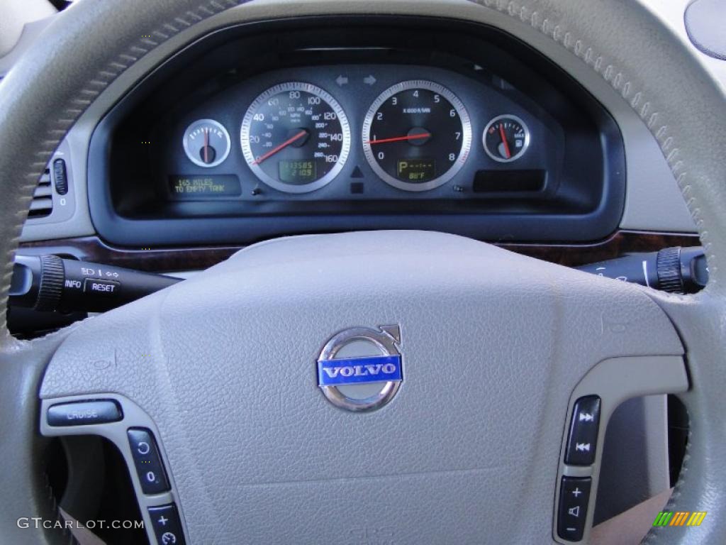 2004 Volvo S80 2.9 Steering Wheel Photos