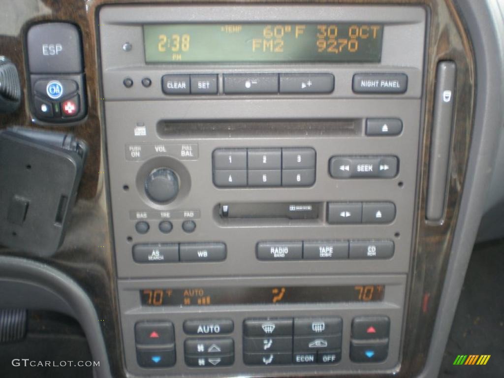 2003 Saab 9-5 Linear Sport Wagon Controls Photo #39027155