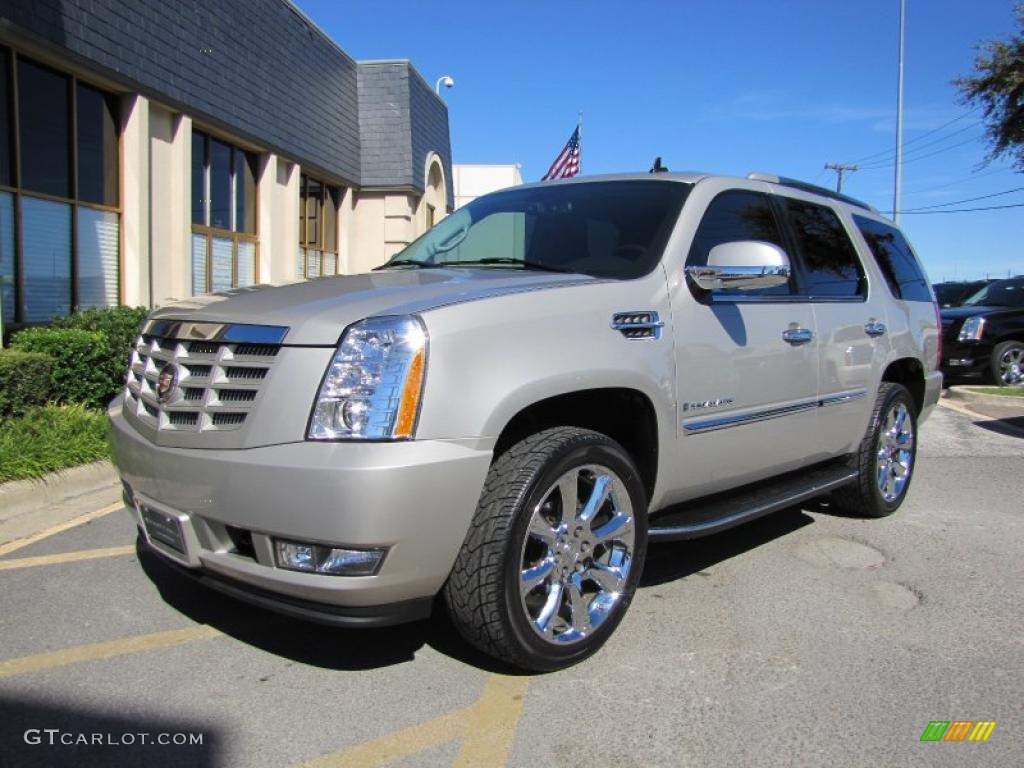 Quicksilver 2007 Cadillac Escalade Standard Escalade Model Exterior Photo #39029763