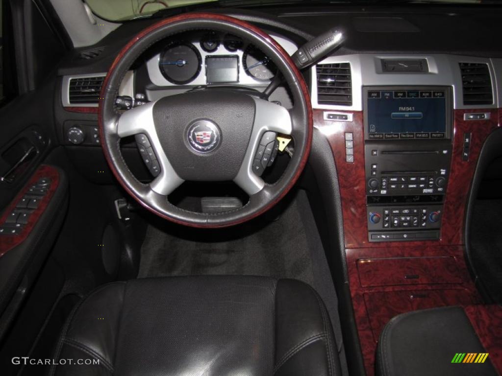 2007 Cadillac Escalade Standard Escalade Model Ebony/Ebony Steering Wheel Photo #39029911