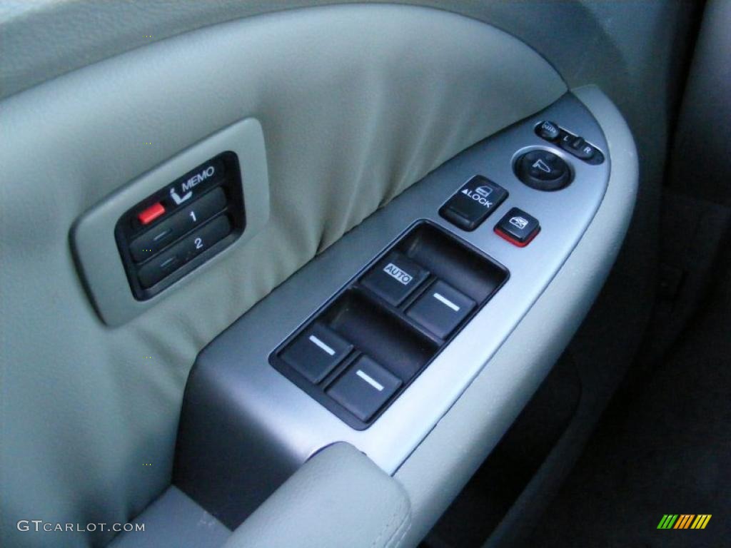 2008 Honda Odyssey Touring Controls Photo #39031511