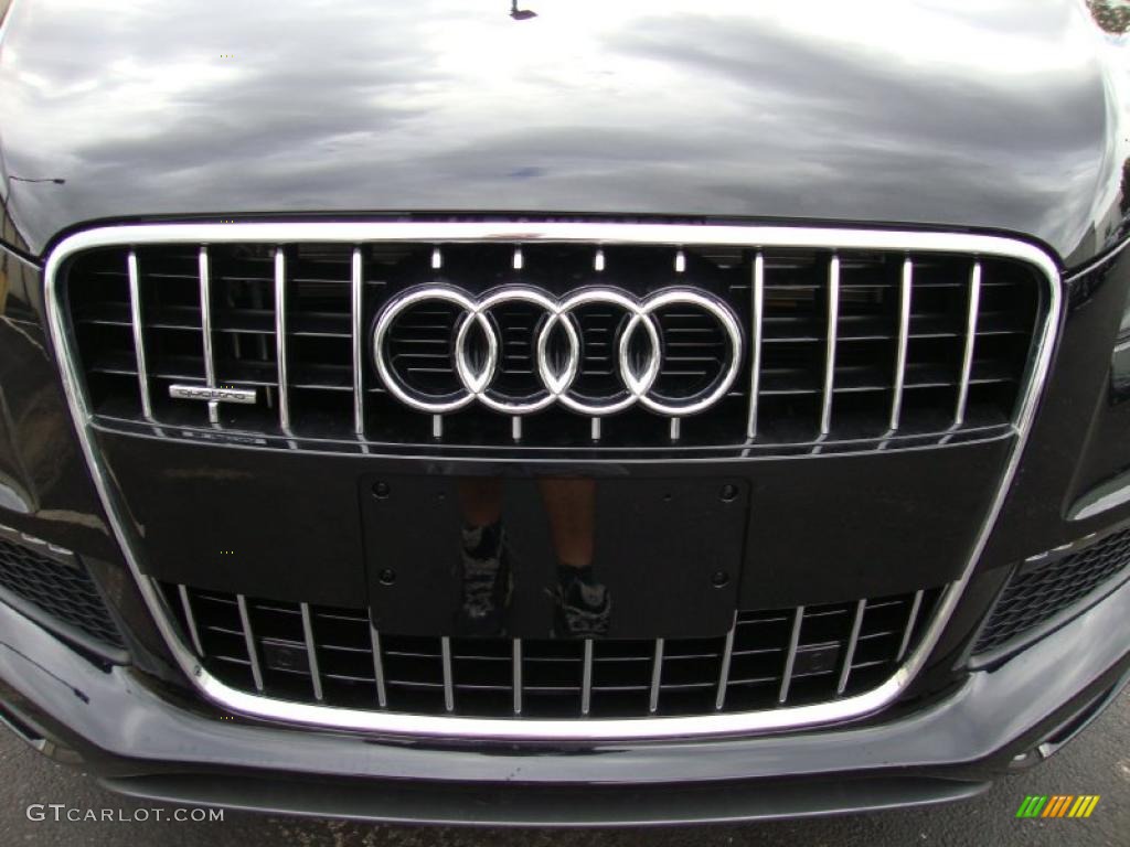 2011 Audi Q7 3.0 TDI quattro Marks and Logos Photos
