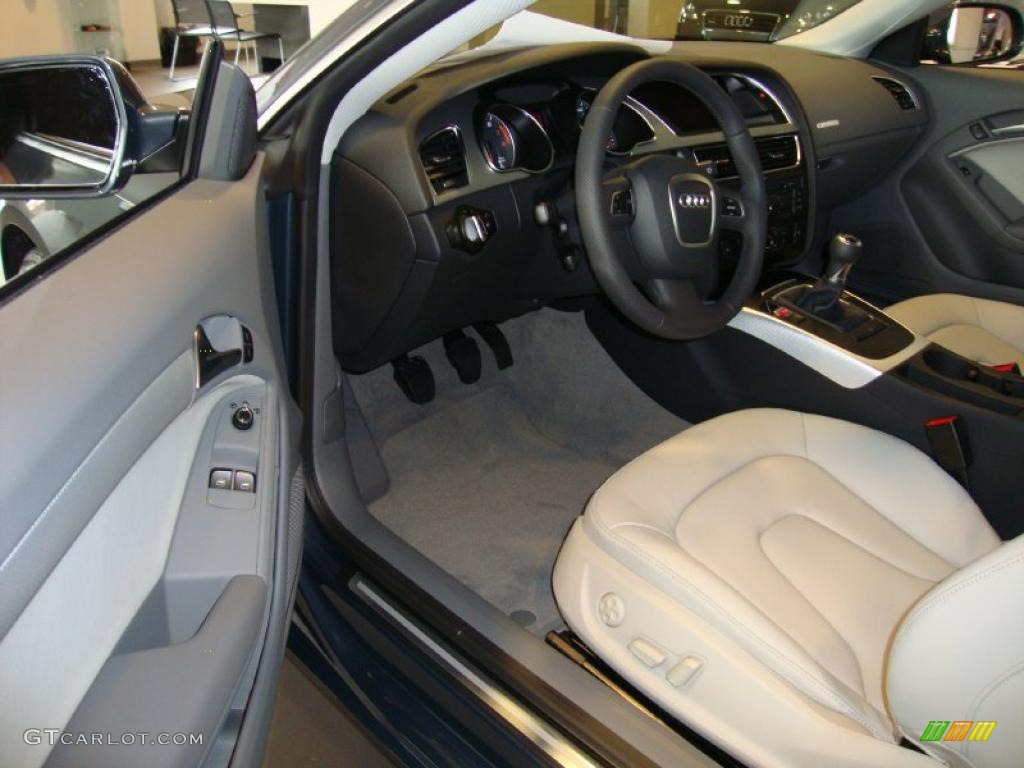 Light Grey Interior 2011 Audi A5 2.0T quattro Coupe Photo #39034045