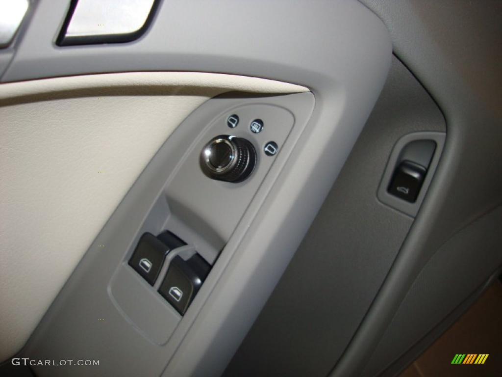 2011 Audi A5 2.0T quattro Coupe Controls Photo #39034085