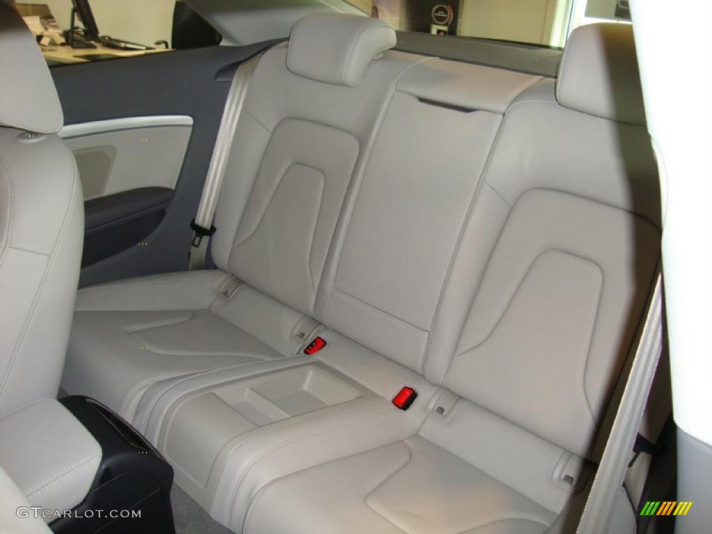 Light Grey Interior 2011 Audi A5 2.0T quattro Coupe Photo #39034253