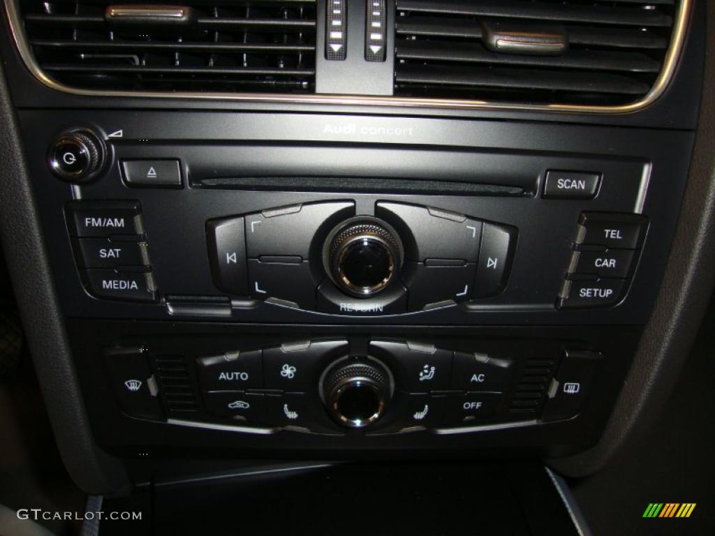 2011 Audi A5 2.0T quattro Coupe Controls Photo #39034321