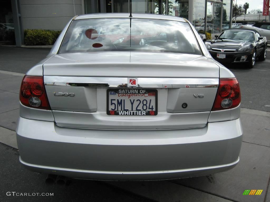 2005 L Series L300 Sedan - Silver Platinum / Grey photo #6