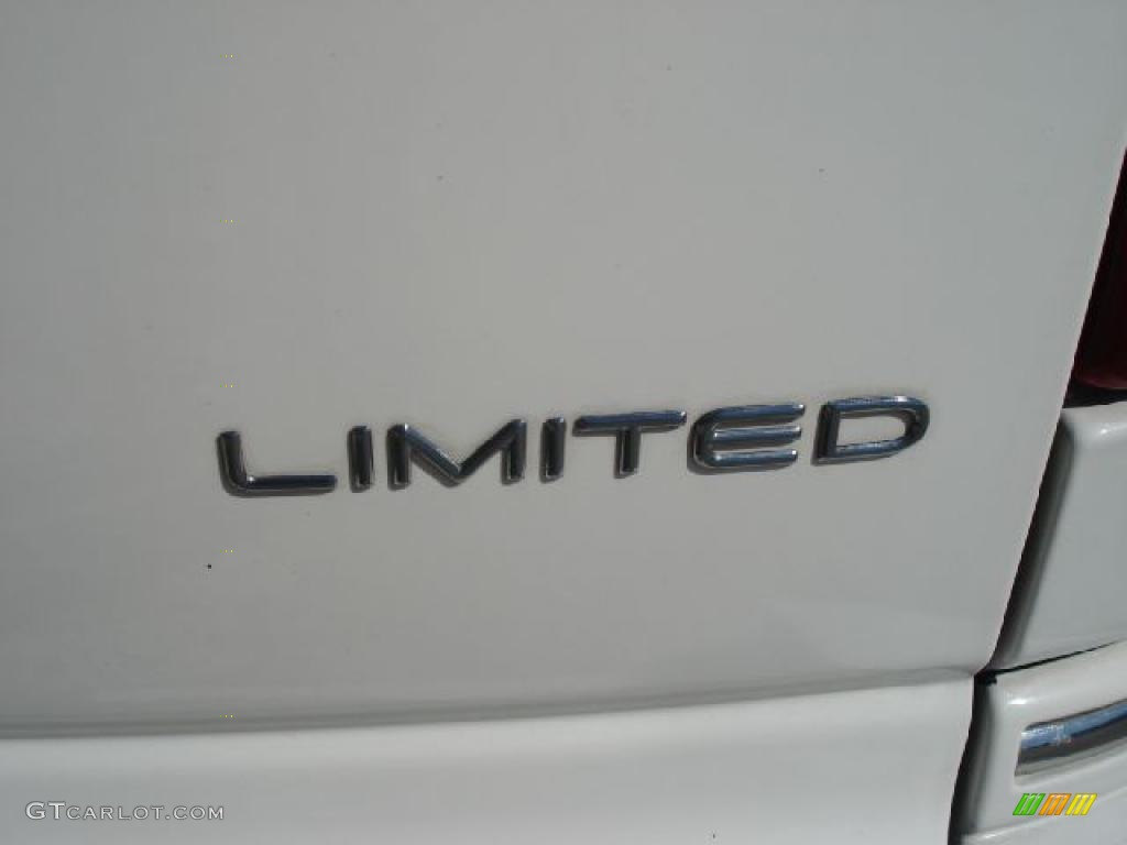 2007 Chrysler Town & Country Limited Marks and Logos Photo #39037791