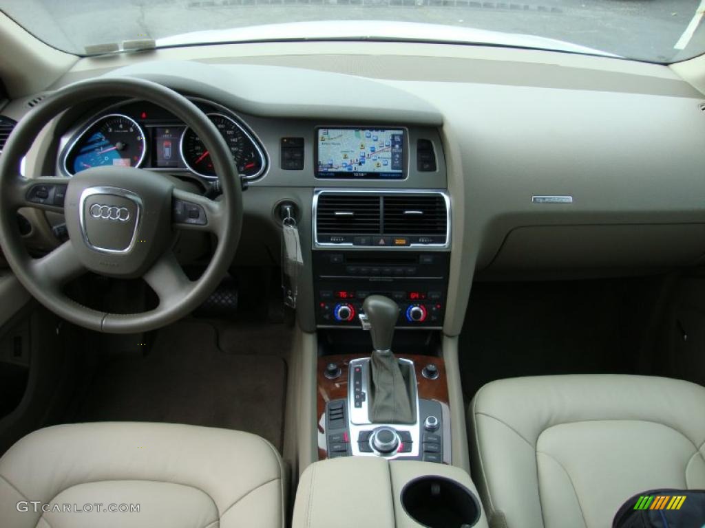 2009 Audi Q7 3.6 quattro Dashboard Photos