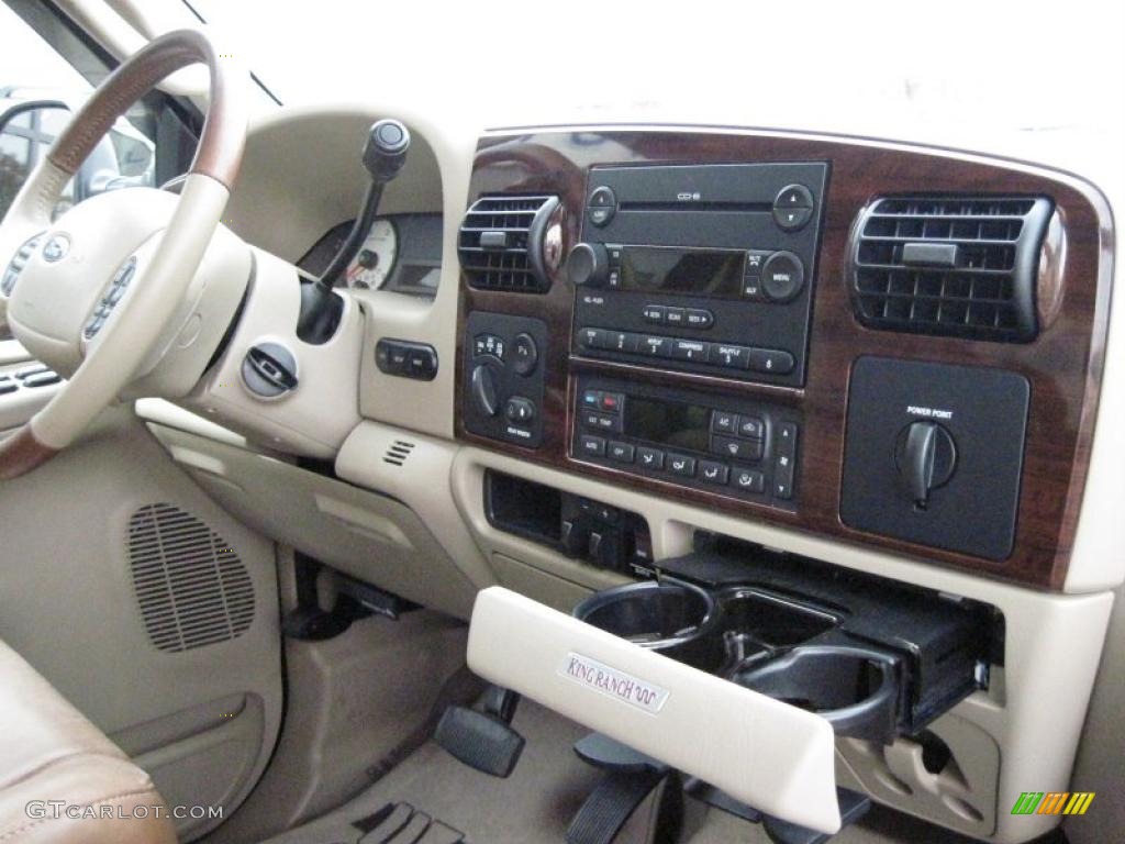 2006 Ford F350 Super Duty King Ranch Crew Cab 4x4 Dually Controls Photo #39038975