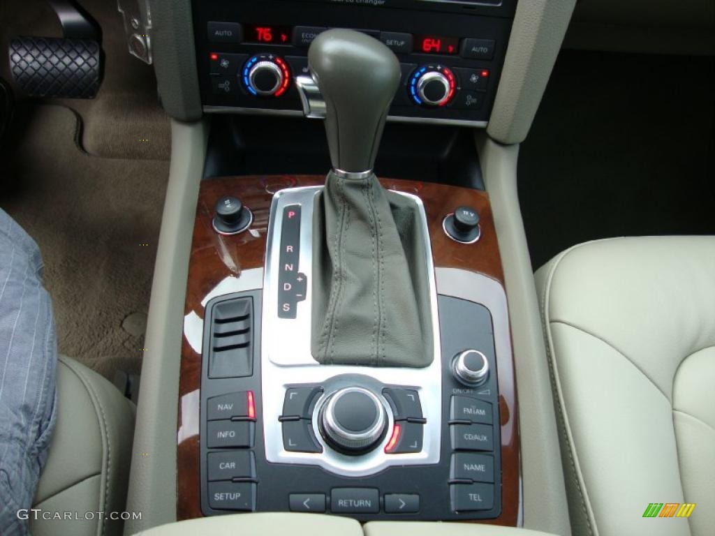 2009 Audi Q7 3.6 quattro Transmission Photos