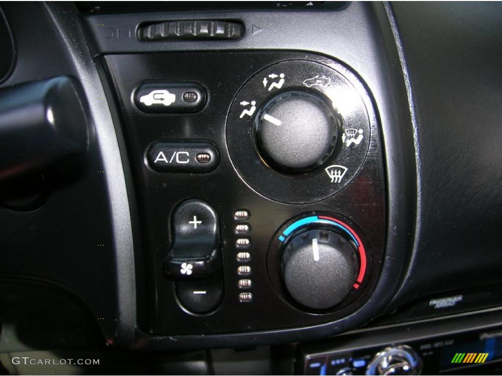 2006 Honda S2000 Roadster Controls Photo #39040175