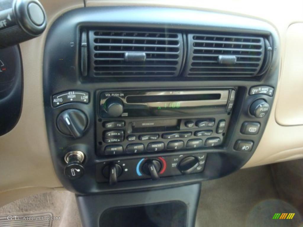 1999 Ford Explorer Sport 4x4 Controls Photo #39041579