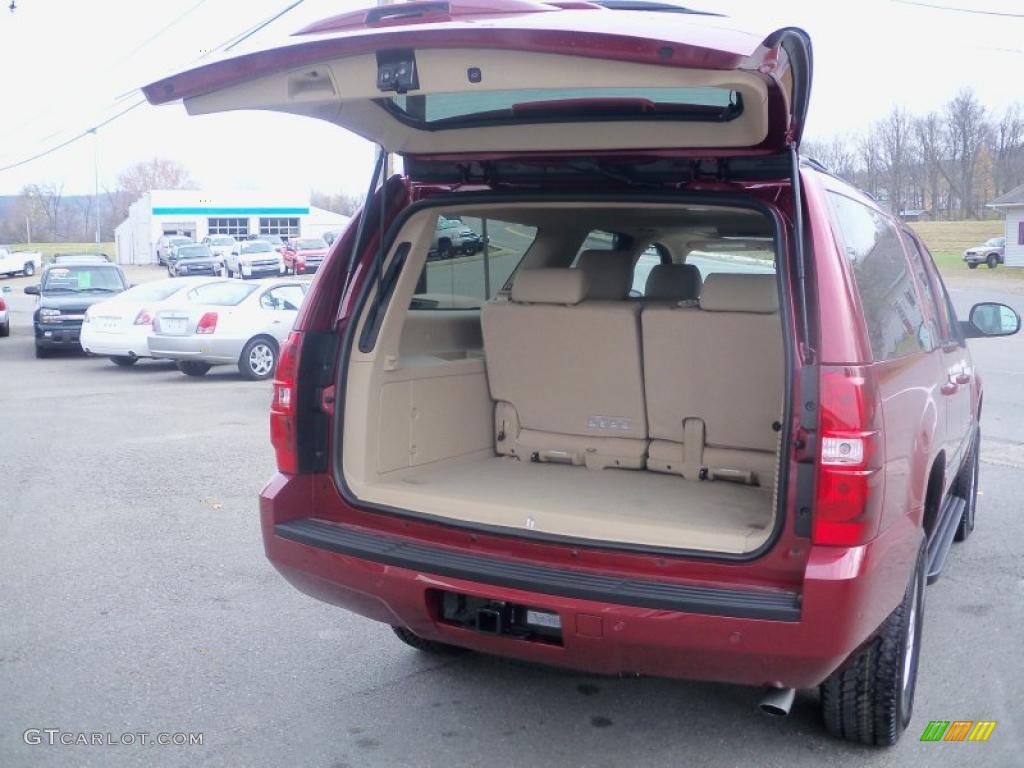 2011 Chevrolet Suburban 2500 LT 4x4 Trunk Photo #39043355