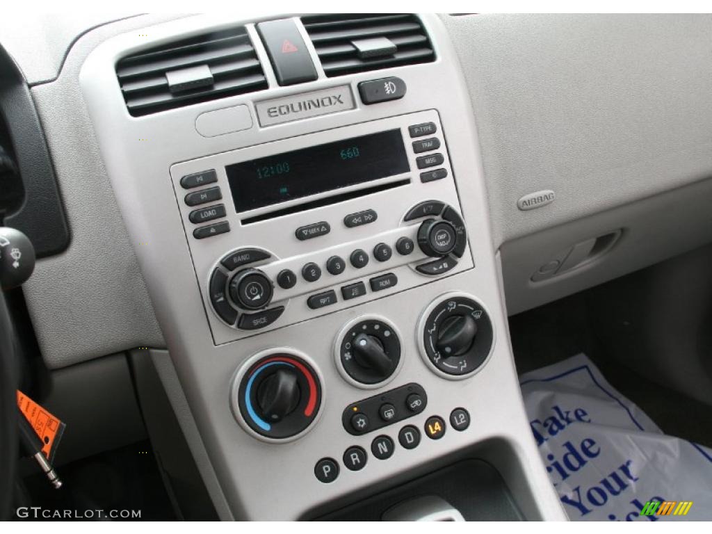 2005 Chevrolet Equinox LT AWD Controls Photo #39043383