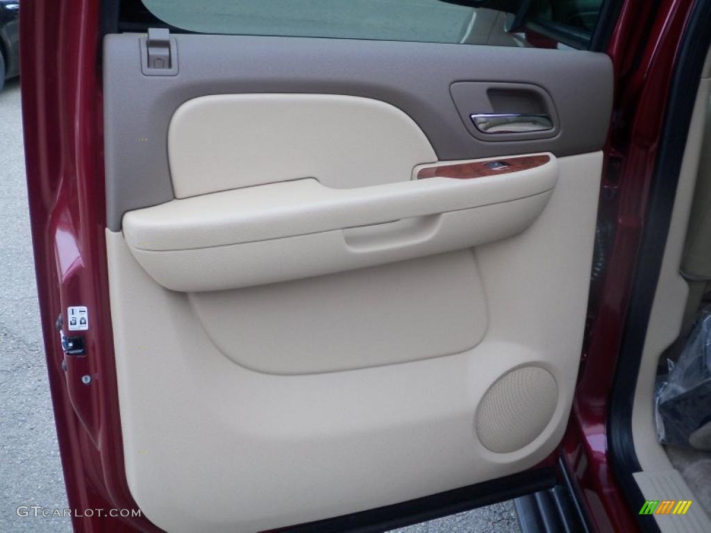 2011 Chevrolet Suburban 2500 LT 4x4 Light Cashmere/Dark Cashmere Door Panel Photo #39043387