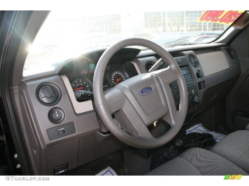 2009 Ford F150 XL Regular Cab 4x4 Stone/Medium Stone Dashboard Photo #39043563