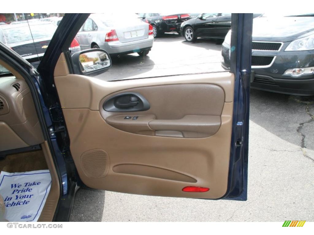 2003 Chevrolet TrailBlazer LS 4x4 Medium Oak Door Panel Photo #39045176