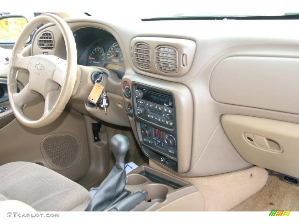 2003 Chevrolet TrailBlazer LS 4x4 Dashboard Photos