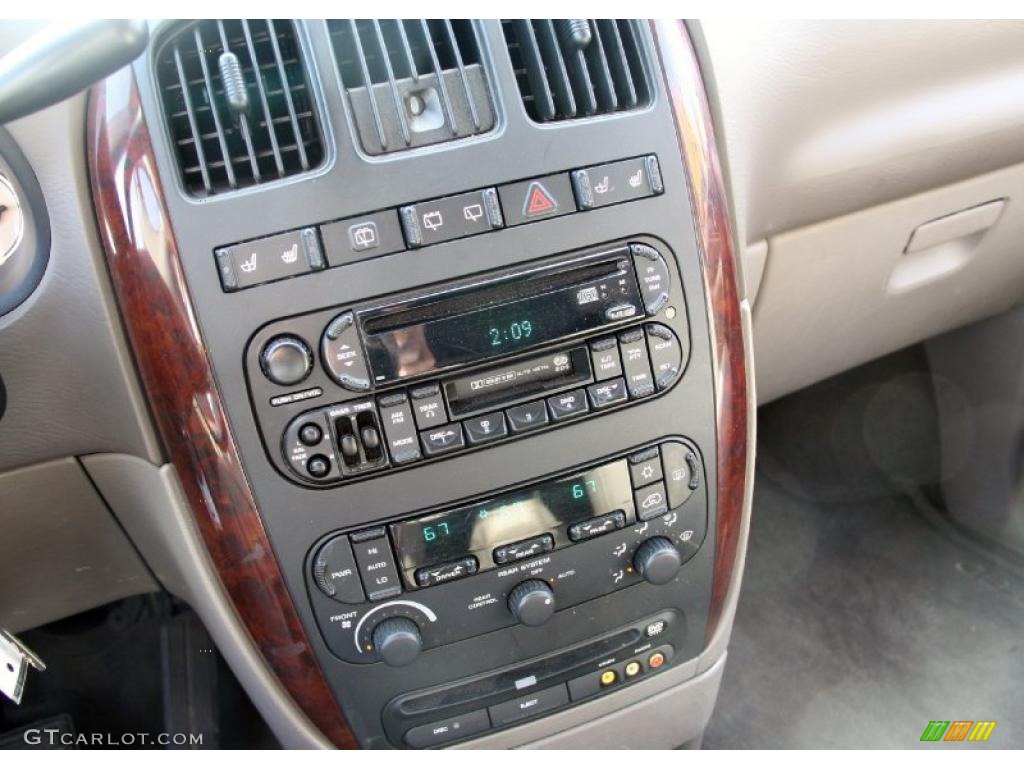 2003 Chrysler Town & Country Limited AWD Controls Photos