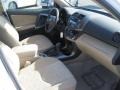 Super White - RAV4 I4 Photo No. 17