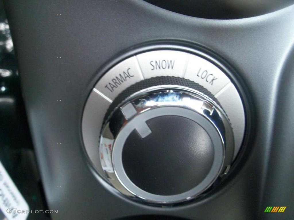 2011 Mitsubishi Outlander GT AWD Controls Photo #39047076