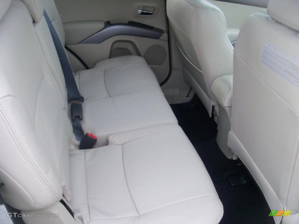 Beige Interior 2011 Mitsubishi Outlander GT AWD Photo #39047160